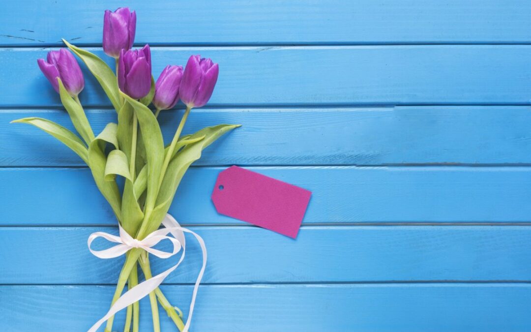 С Днём Мамы поздравляем!